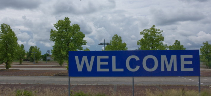 Schild mit Aufdruck Welcome (Foto: Steffen Diemer)